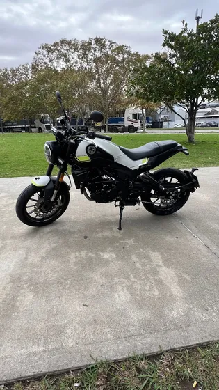 Benelli Leoncino 250cc. Año 2023. Inscripta Octubre 2024.