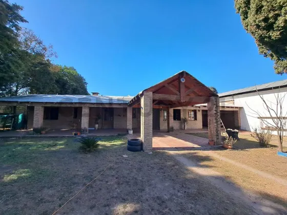 Quinta De 18ooom2 En Venta - Ideal P/industria - Galpones