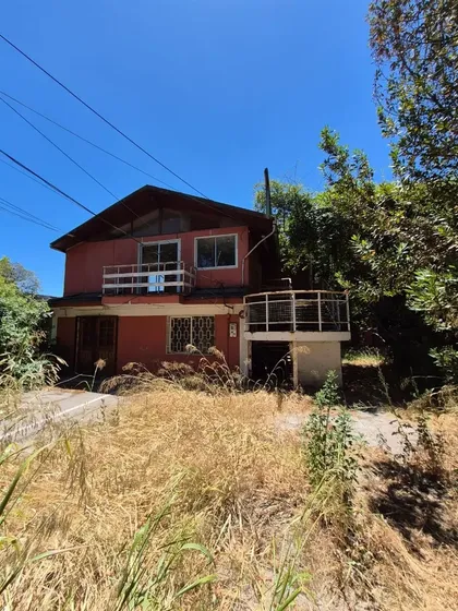 Casa En Venta De 12 Dorm. En Maipú