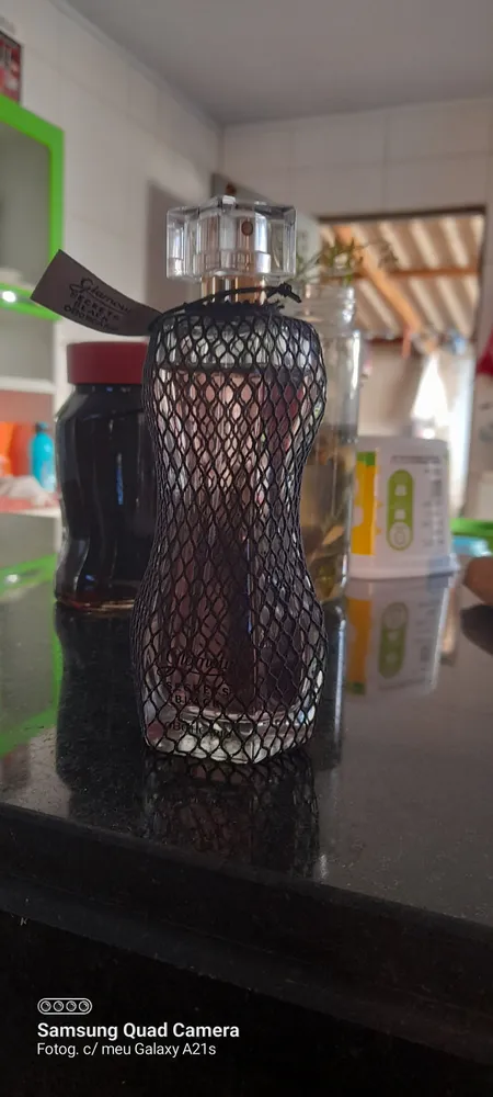 Glamour Secrets Black Deo Colônia Feminino Boticário 75ml - Imagem 2