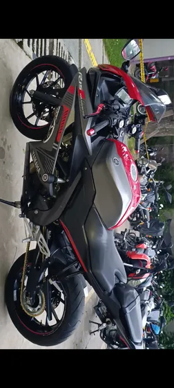 Motocicleta R15. Modelo 2022 En Excelente Estado