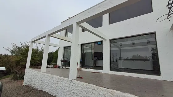 350 M² En Parcela De 2.600 M² | Campomar 4