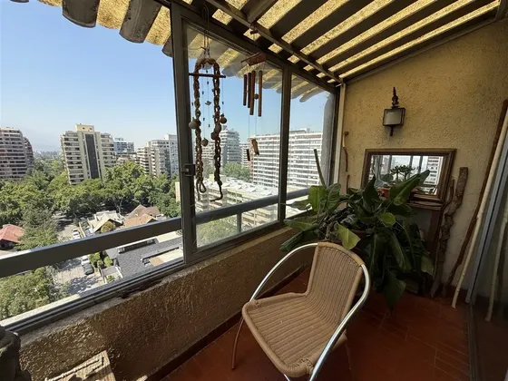Departamento En Venta De 2 Dorm. En Las Condes