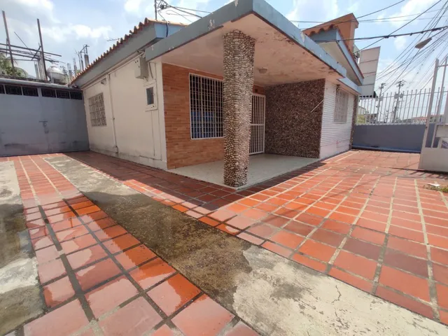 Casa Local Comercial Avenida Universidad El Limon