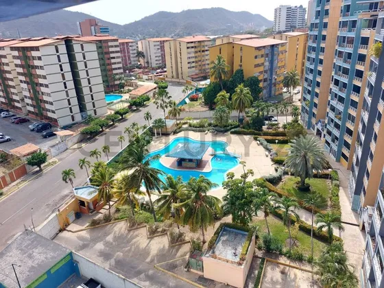 Amplio Apartamento En Venta Ubicado En C.r. Marina Beach