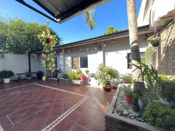 Venta Casa 4 Amb. Con Cochera En Turdera