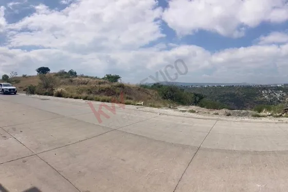Se Vende Terreno Amplio En Milenio Iii Querétaro. Qro.