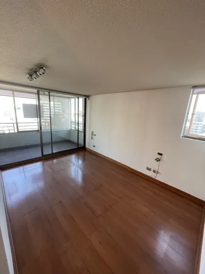 Departamento Impecable, Poco Uso, A Pasos Del Metro Colón 