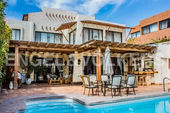 En Venta Casa 363 M2/670 M2 Aproximados, Jardines