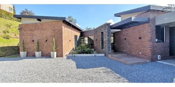 Casa En Venta En El Retiro 