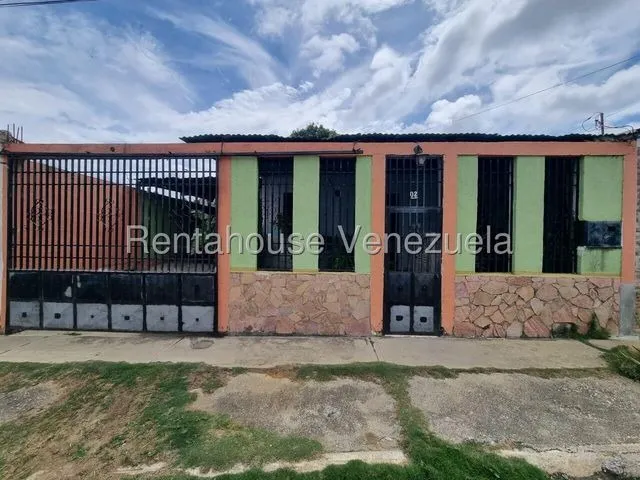 María Gabriela Martínez Vende Casa Segura, Cómoda, Con Buena Ubicación De Fácil Acceso Al Norte De Barquisimeto, Ambiente De Montaña, 
