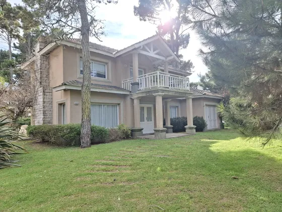 Casa Terrazas Al Golf . Pinamar . Oportunidad .