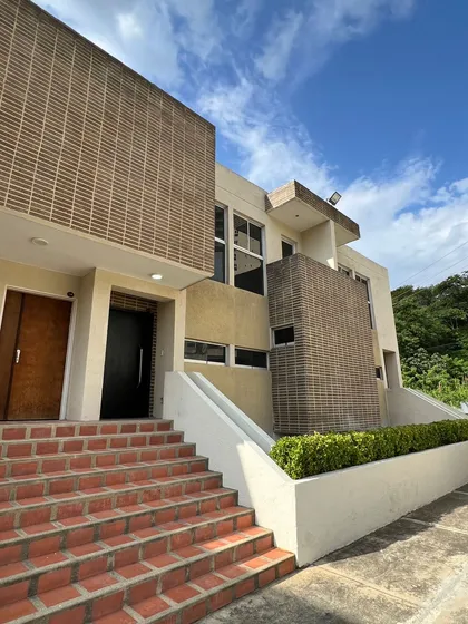 Townhouse Rs. Altos De Acarigua Planta 100% El Rincon Jcossi