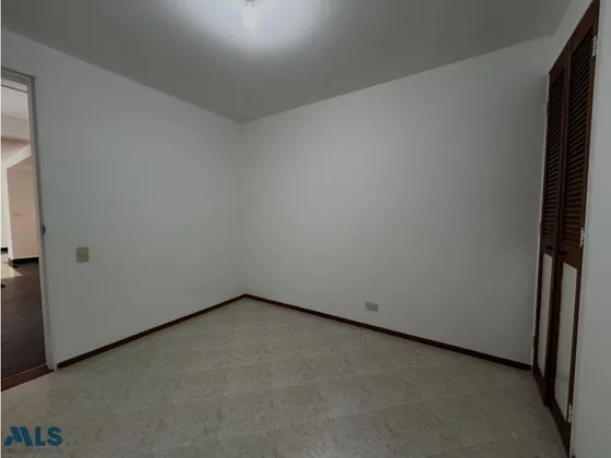 Apartemento En Unidad Cerrada Sobre La Trans. Infe...(mls#253481)