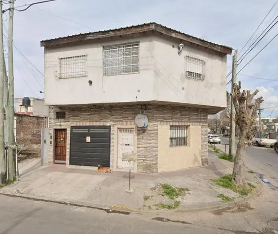 Departamento En Venta - 4 Dormitorios 1 Baño - Cochera - 70mts2 - Quilmes