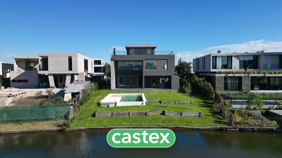 Casa A La Venta En Barrio Virazon De Nordelta Al Agua.