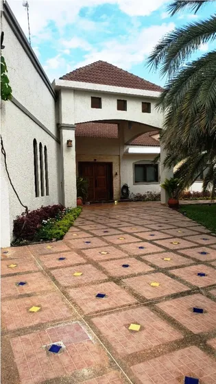 Se Alquila Excelente Y Acogedora Casa De Estilo Moderno-contemporáneo En La Mas Exclusivo Y Prestigioso Condominio Residencia Las Villas