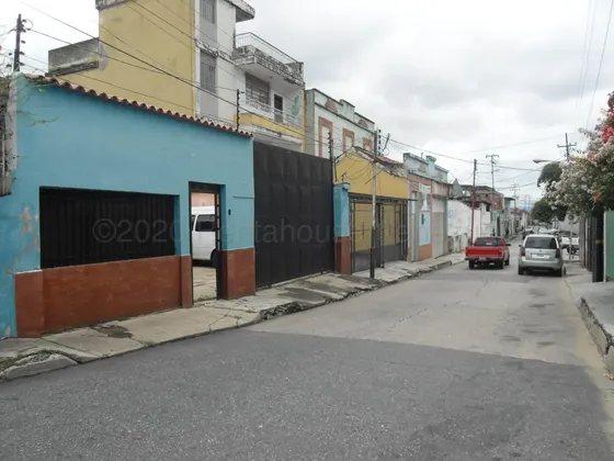 Casa De Uso Comercial, Inm 24-27279, En Venta Ubicada En Zona Estratégica De Alto Trafico Ideal Para Emprender Su Negocio Amplia Comoda E Iluminada. Av Anzoategui, El Socorro