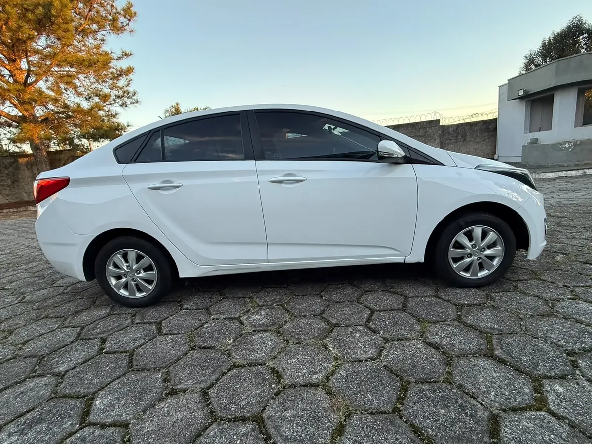 Hyundai Hb20s 2015 1.6 Comfort Plus Flex Aut. 4p — foto 4