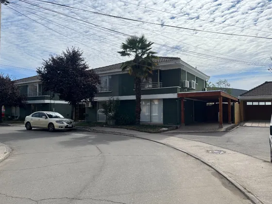 Impecable En Condominio Cerrado