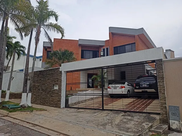 Yosmar Y Fernando Venden Casa En Altos De Guataparo Valencia 