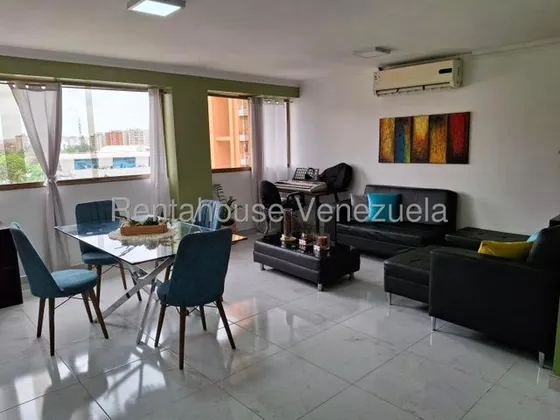 Maikelly Zabala  Vende Apartamento En Av. Los Leones , Moderno. 25-21059 Mz