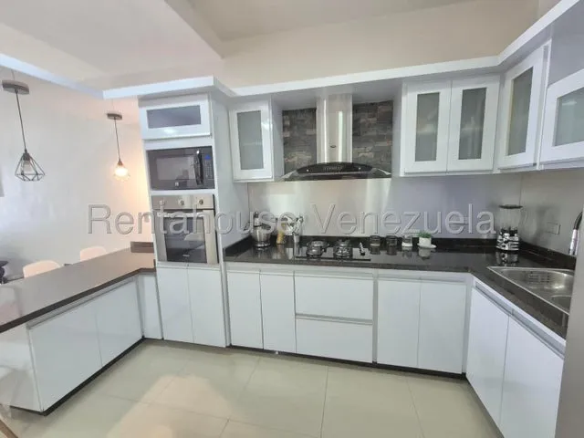 Daniela Linarez Vende Casas En Excelente Zona De Cabudare La Mata Totalmente Remodelada Y Amoblada Con Tanque Subterráneo Vigilancia Las 24 Horas Del Día Visitala!                                     