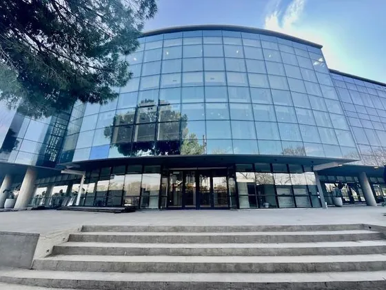 Edificio De Oficinas Sobre Panamericana - Martinez