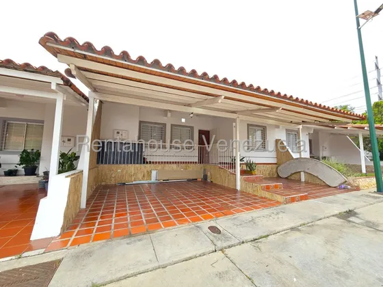 Sorangel Vargas Vende Hermosa Casa En Excelente Ubicacion, Remodelada, Tanque Subterraneo Roca Del Valle Cabudare Mls #25-23041