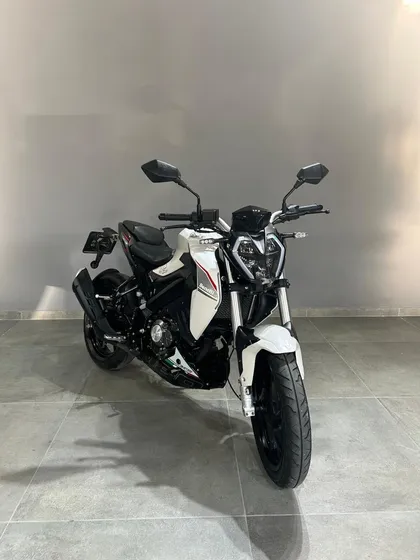 Benelli 180 S - Usada - Año 2022 - Excelente Estado