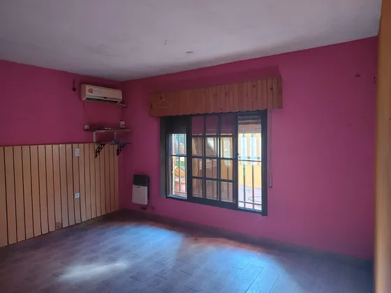 Casa En Venta - 4 Dormitorios 3 Baños - Cochera - 200mts2 - Isidro Casanova