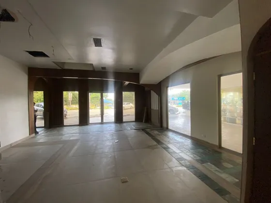 Local Ideal Para Restaurante En Alquiler En El Primer Nivel En Bávaro Punta Cana, Cerca Del Downtown
