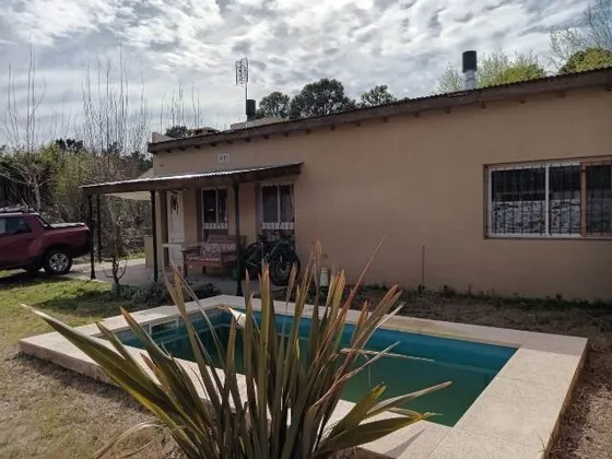 Excelente Propiedad Casa ( U.f. 2) Con Pileta Y Parrilla En Zona Residencial Con Frondosa Vegetacion