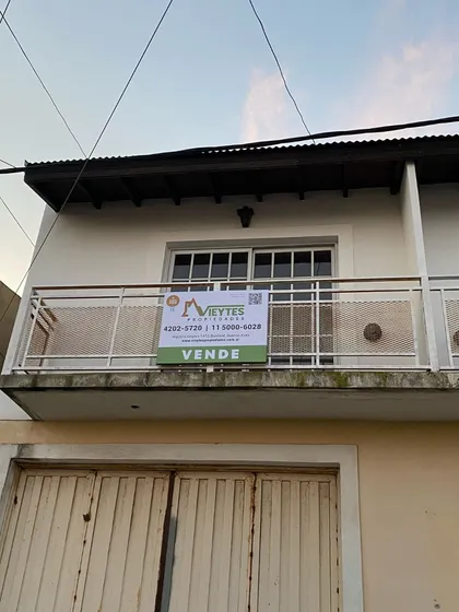 Departamento Primer Piso Al Frente De 3 Ambientes Sobre Cid Guidi De Franc 55 Banfield