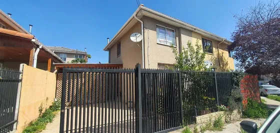 Casa En Arriendo De 2 Dorm. En Puente Alto