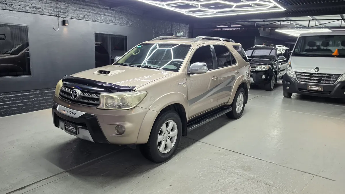 Toyota Hilux SW4 3.0 I Srv C/cuero 4x4 (2009)