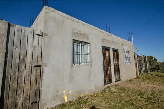 Ph - Mar De Ajó - Dos Monoambiente - Posibilidad De Locales - Divididos - Gas - Baño - Depósito