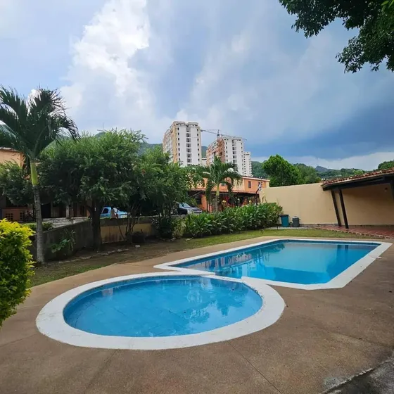 Michelle Vende Town House En Mañongo Sector El Rincon Ba-c /