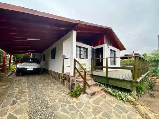 Casa En Venta En Los Molles Con Terraza Y Quincho