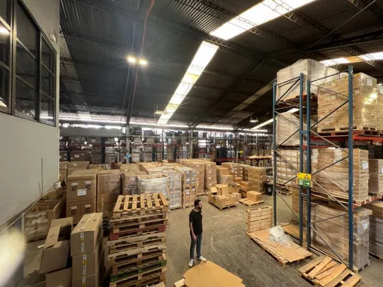 Propiedad Industrial Con Bodegas Y Oficinas - 5 Norte