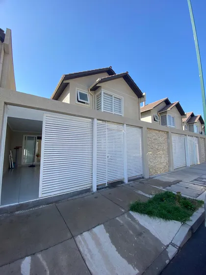 Se Vende Casa 2 Pisos Con Amplia Terraza (103025)