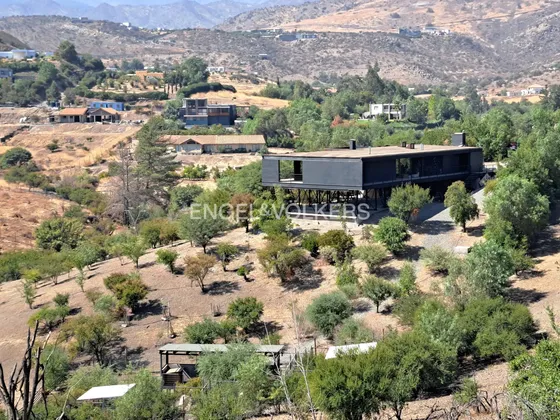 Diseño Abierto Y Moderno Con Vista Al Valle