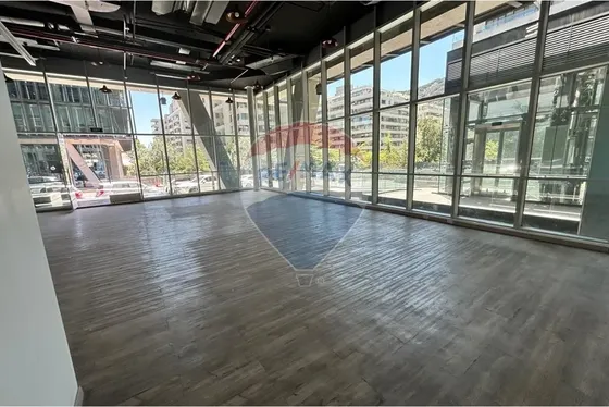 Local Avenida Las Condes | 109 M2 | Uf 77 + Iva