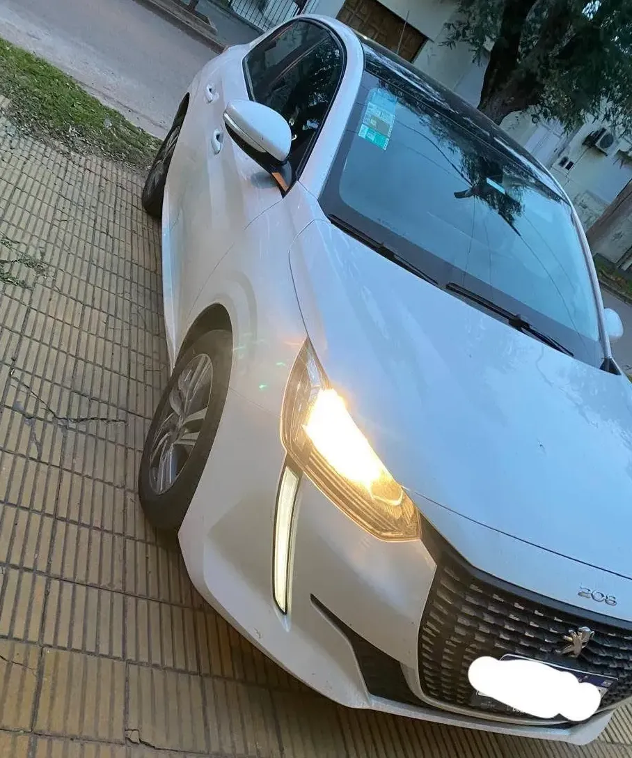 Peugeot 208 1.6 Allure