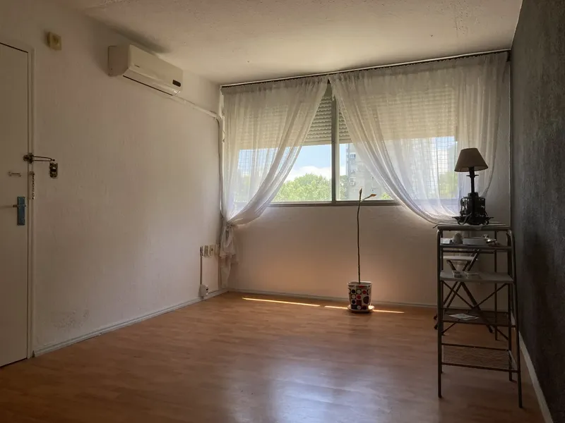 Apartamento De 3 Dormitorios Con Cochera En Malvín Alto.