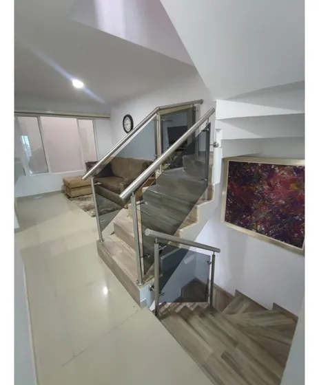 Casa En Venta Ciudad 2.000 3 Niveles + Terraza 300m2 5 4 1p