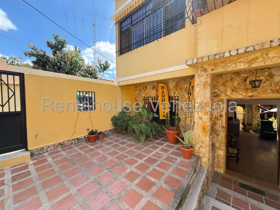 Casa Comercial En Los Chorros Lisbet Seijas #25-16414