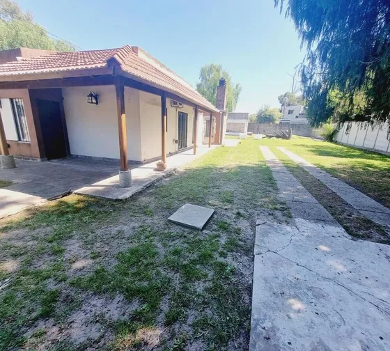 Venta Casa 3 Amb C/ Quincho Y Pileta (927m2), En Tesei