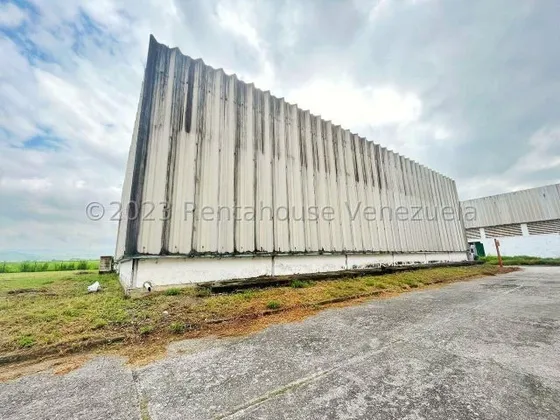 Francisco Rojas Norscia Rentahouse 2 4 - 1 7 2 1 Vende Galpon Industrial En Yaritagua El Torogallo, En Plena Via, Ideal Para El Desarrollo Industrial De Tu Empresa, Con 1572 Mts2 De Terreno Llama Ya!!