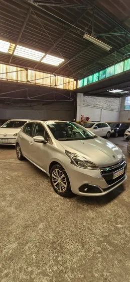 Peugeot 208 1.6 Feline